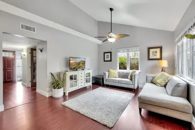 Image de Charmante maison dans le jardin près de la plage