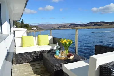 Image de Maison de vacances parfaite, reposante et spectaculaire avec un fabuleux balcon de 18 m sur la mer