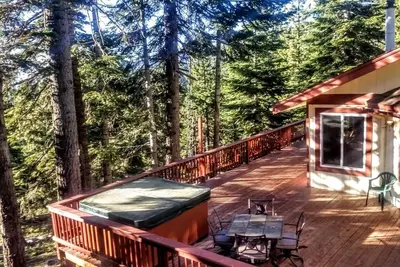 Image de Jacuzzi, table de billard, superbes vues, grands ponts, près de paradis et plage