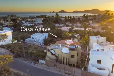 Image de 2015-Nouvellement rénové et décoré - 5 ***** Luxury Ocean View Villa