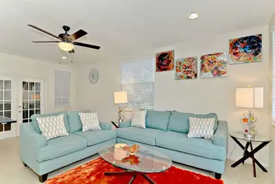 Image de Luxe moderne abordable - 3bd / 2 Bains - Près du centre-ville de Tampa