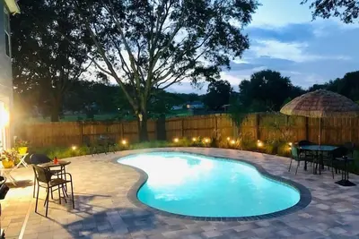 Image de Paradis. . . . Executive Pool Home