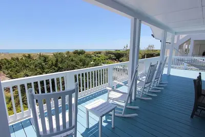Haven Oceanfront: Votre escapade parfaite attend dans ce chalet de plage classique! !
