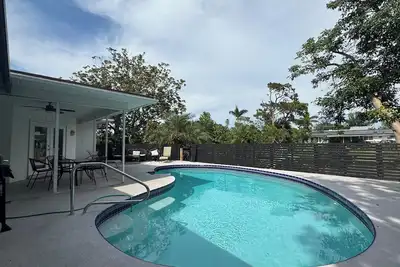 Image de Bradenton Lakefront Location de vacances maison avec piscine chauffée et vue sur l'eau