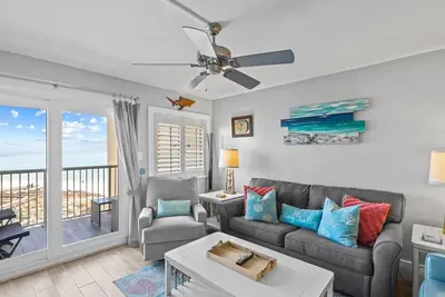 Image de Bienvenue au paradis magnifiquement rénové condo front de mer (404)