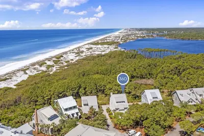 Image de Au sud de 30a avec vue sur le golfe! \"3 soeurs sur la plage\" Luxury Park Row Home!