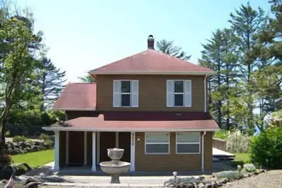 Image de Fairwinds - Confortable Seal Rock Home