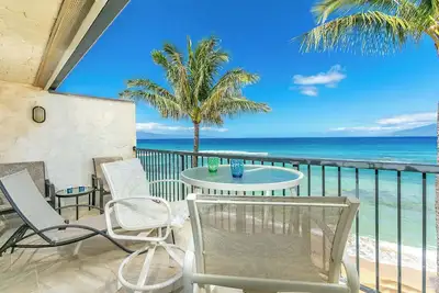 Image de 30 'à l'océan! Spacieux condo au dernier étage 2br 2 balcons panoramiques et plein ~ A ~ / C