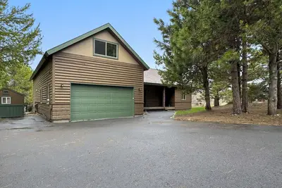 Image de McCall, bain à remous, WiFi, cheminée, grande cour, garage, 5 chambres, FIrepit