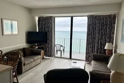 Image de Belle Deux Chambres Condo Droit Sur La Plage En Garden City Sc!