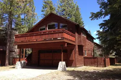 Image de Magnifique chalet Tahoe à quelques minutes du Homewood Resort et des restaurants de Tahoma!