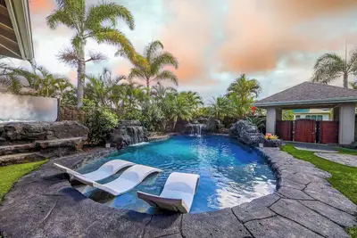 Image de ** Maison Neuve Moderne **! ! ! Profitez de la piscine et du jacuzzi à Poipu Beach Estates