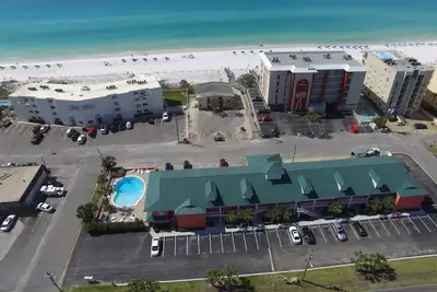 Image de 105 Île tropicale: superbe 1 chambre / 1 salle de bain - tr����s proche de la plage