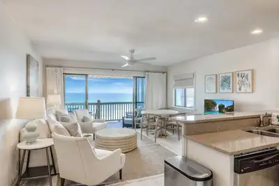 Image de Seamist Gulf Front Condo - Remodelage professionnel conçu à l'été 2019! !