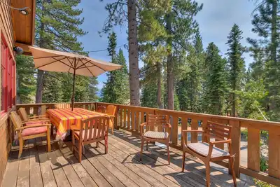 Image de Mtn Escape - Luxe 4 Br Pet-Friendly Home w / cour clôturée et bain à remous! ! ! !