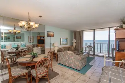 Image de Condo À Une Chambre À Coucher Pour Le Royal Garden 803