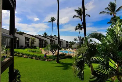 Image de # 240 Condo au deuxième étage, accès facile à la meilleure plage de Maui!