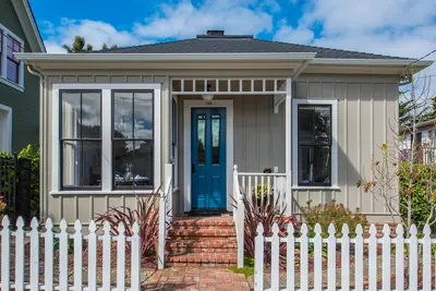 Image de 3746 The Guest House - Promenade en ville, plage, aquarium!