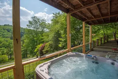 Image de Planifiez vos vacances sur la New River dans ce cottage - Spa - Fire Pit