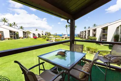 Image de # 223 Condo au deuxième étage, accès facile à la meilleure plage de Maui!