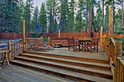 Image de Olive Branch - Luxe Pet-Friendly 4 Br w / spa - de marche du lac!