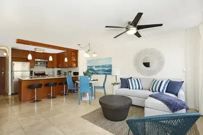 Image de Beau condo de 2 chambres à coucher, 6 couchages, laveuse / sécheuse et un stationnement gratuit!