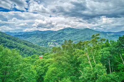 Image de Dancing Bear dans la communauté Gated Smoky Mountain Retreat