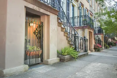 Image de Restez avec Lucky Savannah: bungalow spacieux et lumineux avec grande cour commune