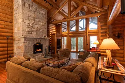 Image de Résidence exécutive sur le lac Michigan avec des couchers de soleil et des couleurs d'automne incroyables!