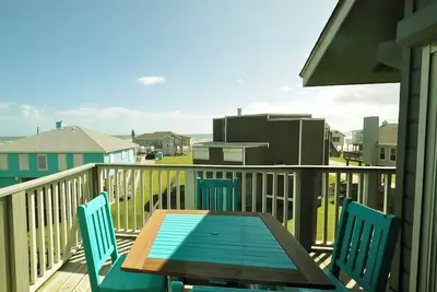 Image de Vue sur l'océan depuis 2 balcons; Plage À 2 Min À Pied; Bbq Grill, WiFi