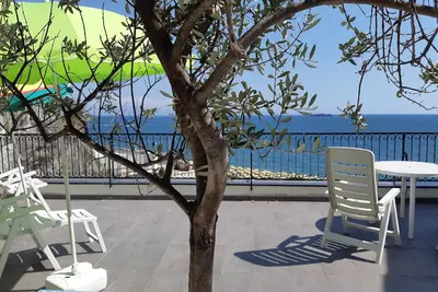 Image de Appartement confortable avec vue sur la mer sur la côte amalfitaine