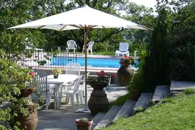 Image de Villa dans une vallée verdoyante relaxante avec piscine près de Florence