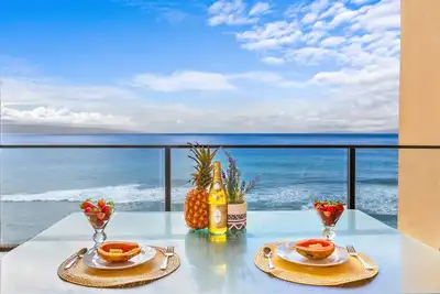 Image de Mahana 2br / 2ba Corner Unit! Vues à couper le souffle!