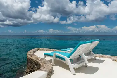 Image de Miramar # 404, condo moderne Oceanfront 2 cà c, Rive-Nord, grande plongée en apnée!