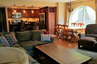 Image de Beau * Slopeside * Condo Stratton Mountain, à pied du télésiège, du village et de la salle de sport