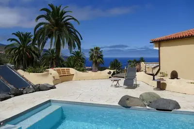 Image de Palmasol: calme, central, jardin idyllique, piscine, enfants, locataires à long terme