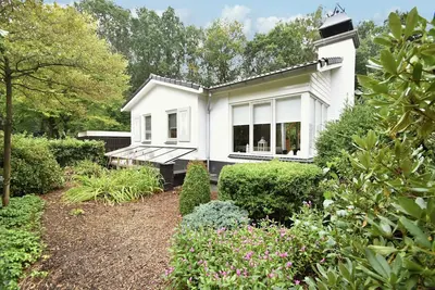 Image de Maison de vacances א Rijssen-Holten avec jardin