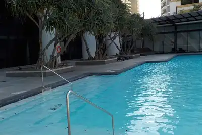 Circle on Cavill - Hr Surfers Paradise