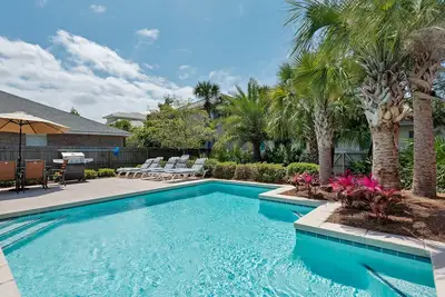 Image de Les semaines d'août sont encore ouvertes! Piscine privée et plage! 3 rois!