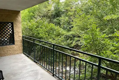 Image de condo de deux chambres peut accueillir 4 personnes