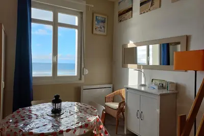 Image de Studio, face mer, dans la résidence \"Le Grand Hotel\" sur la digue de Wimereux