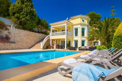Image de Villa de luxe avec piscine 10 x 5 m