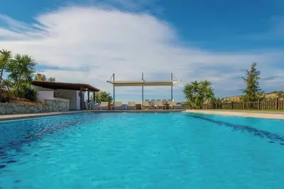 Image de Villa Mathea - Villa spacieuse et annexe dans la vie privée et une grande piscine