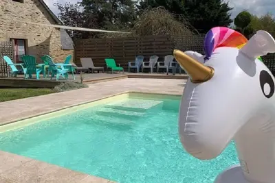 Image de Gîte la Pinstrie jusqu'à 10 personnes avec piscine, sauna et jacuzzi