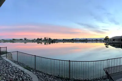 Maison De RÊVE De Luxe Et Moderne, juste construit devant l'eau 4 Bdm Oasis + Views + Billard