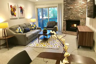 Image de Canyon Lodge Chamonix Condo. Minutes à pied des ascenseurs.