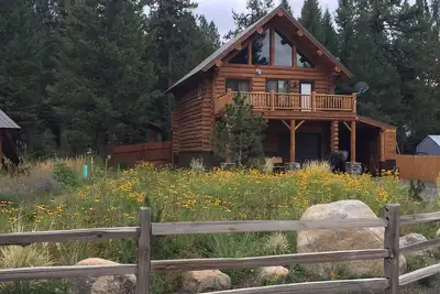 Image de True Log Cabin - The Happy Place - Presque le paradis! Proche Du Ski Et Du Lac! !