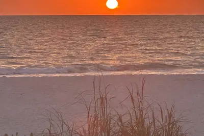 Image de Beach Front Gulf View! ! 2b / 2b Sleeps 6
