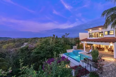 Image de Privé, luxueux et abordable 3 Bdrm Private Villa w / Infinity Pool