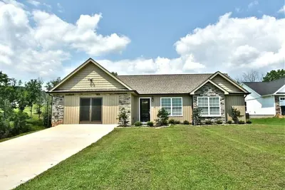 Image de Nouveau! ! Lakefront Home avec 4br / 2ba